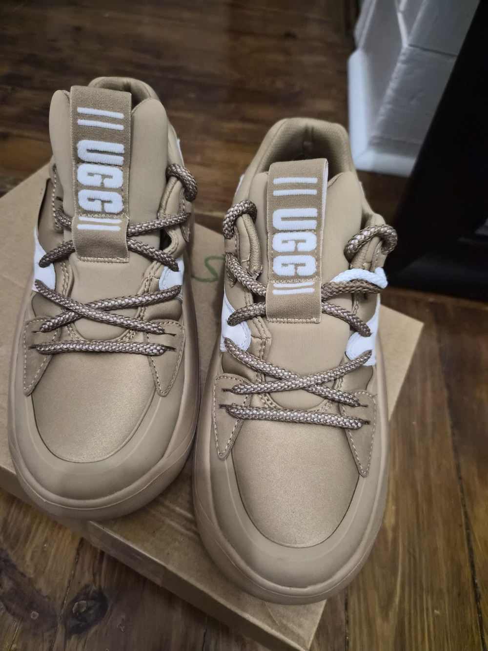 UGG Men's Tan Low-Top Casual Sneakers